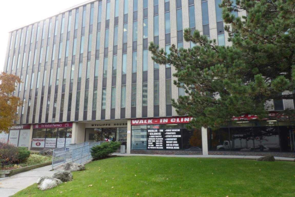 4430 Bathurst St, Toronto