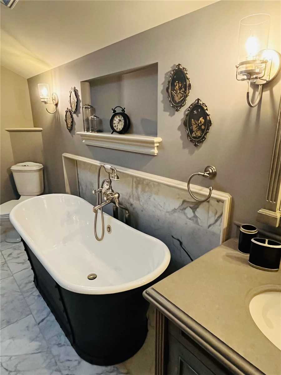 Listing C5869421 - Large Photo # 30