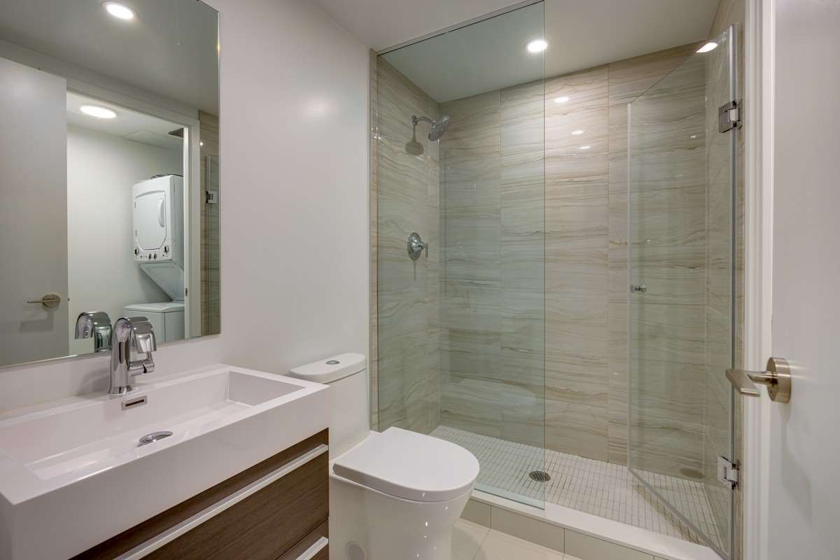 39 Roehampton Avenue, #606