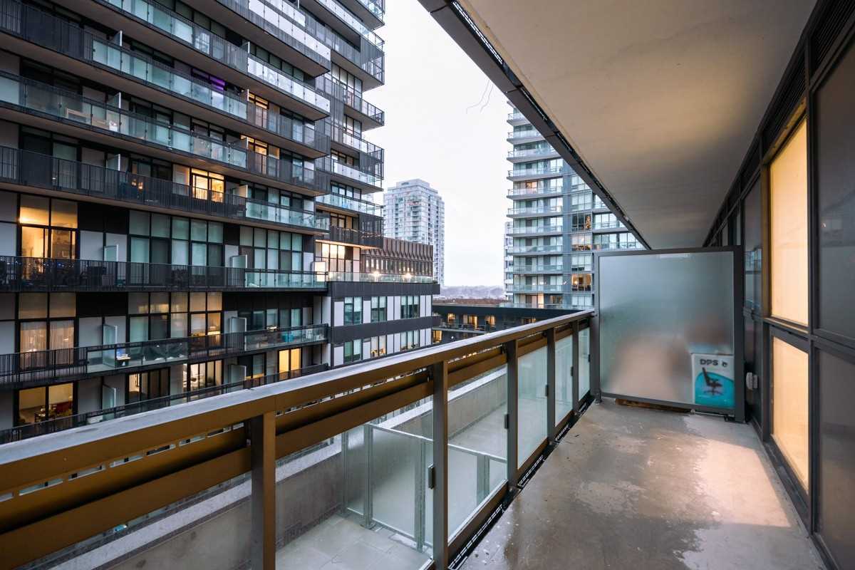 39 Roehampton Avenue, #606