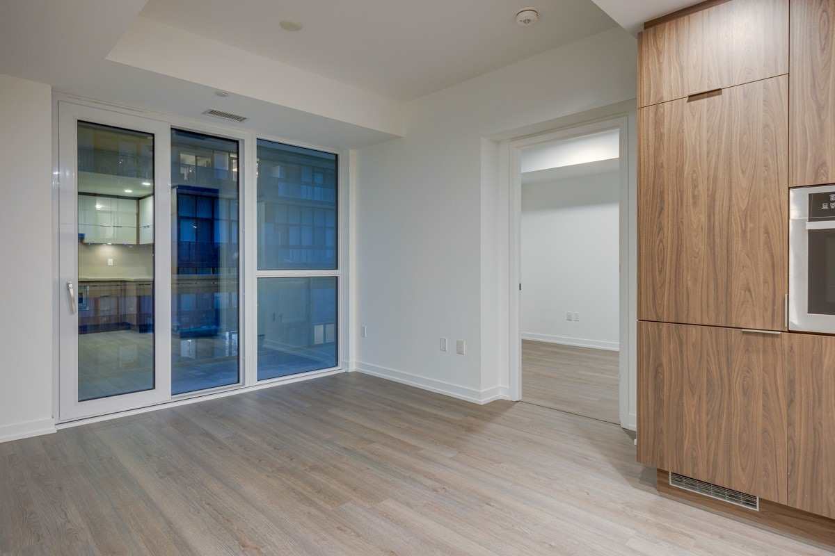 39 Roehampton Avenue, #606