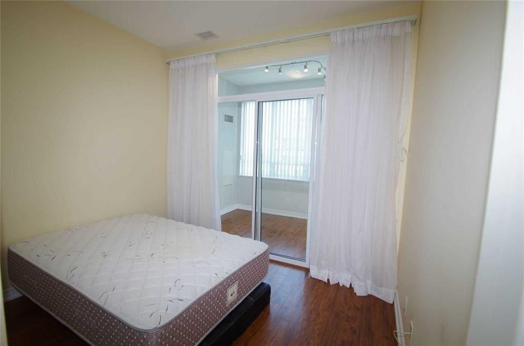Listing C5869878 - Large Photo # 15