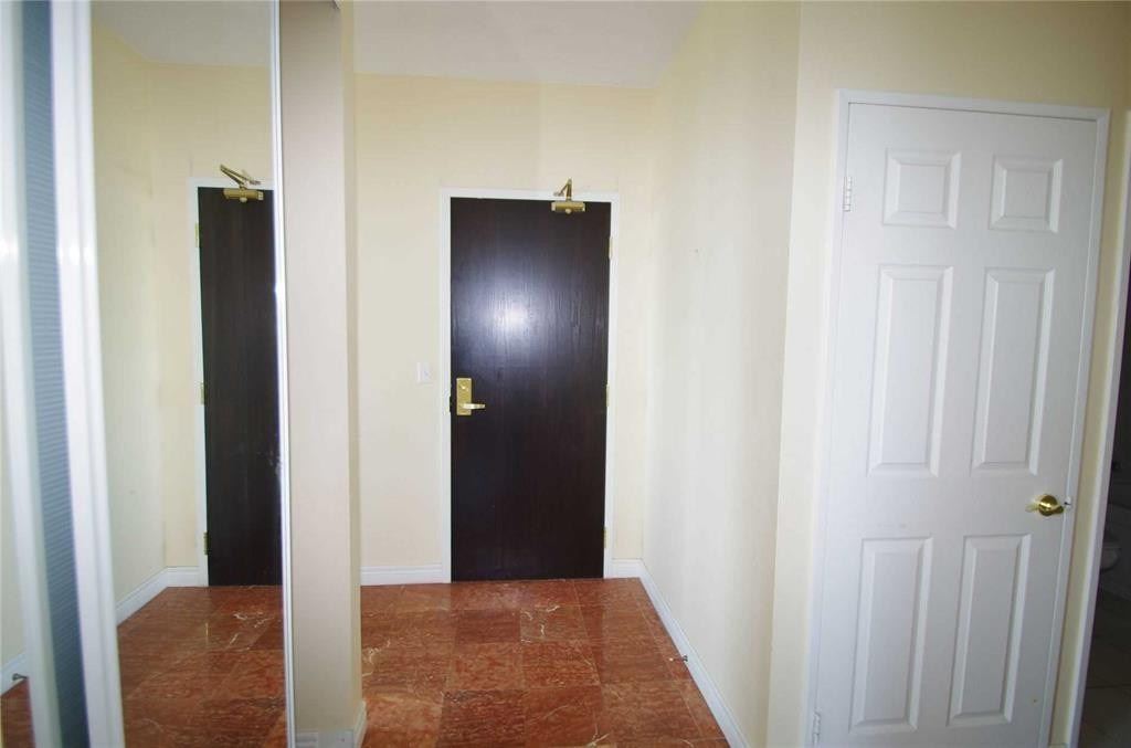 Listing C5869878 - Large Photo # 19