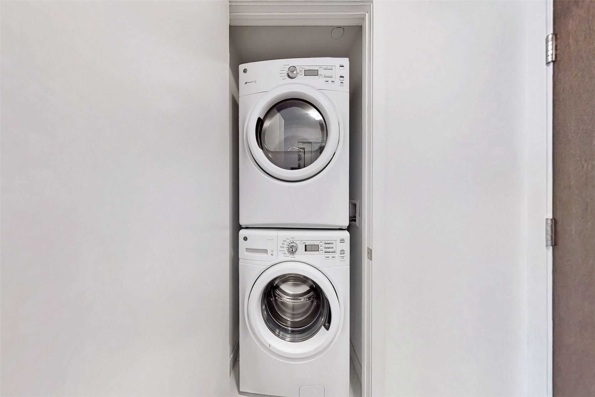 Listing C5870523 - Large Photo # 15
