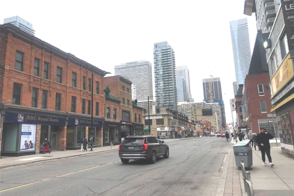 598 Yonge St, Toronto
