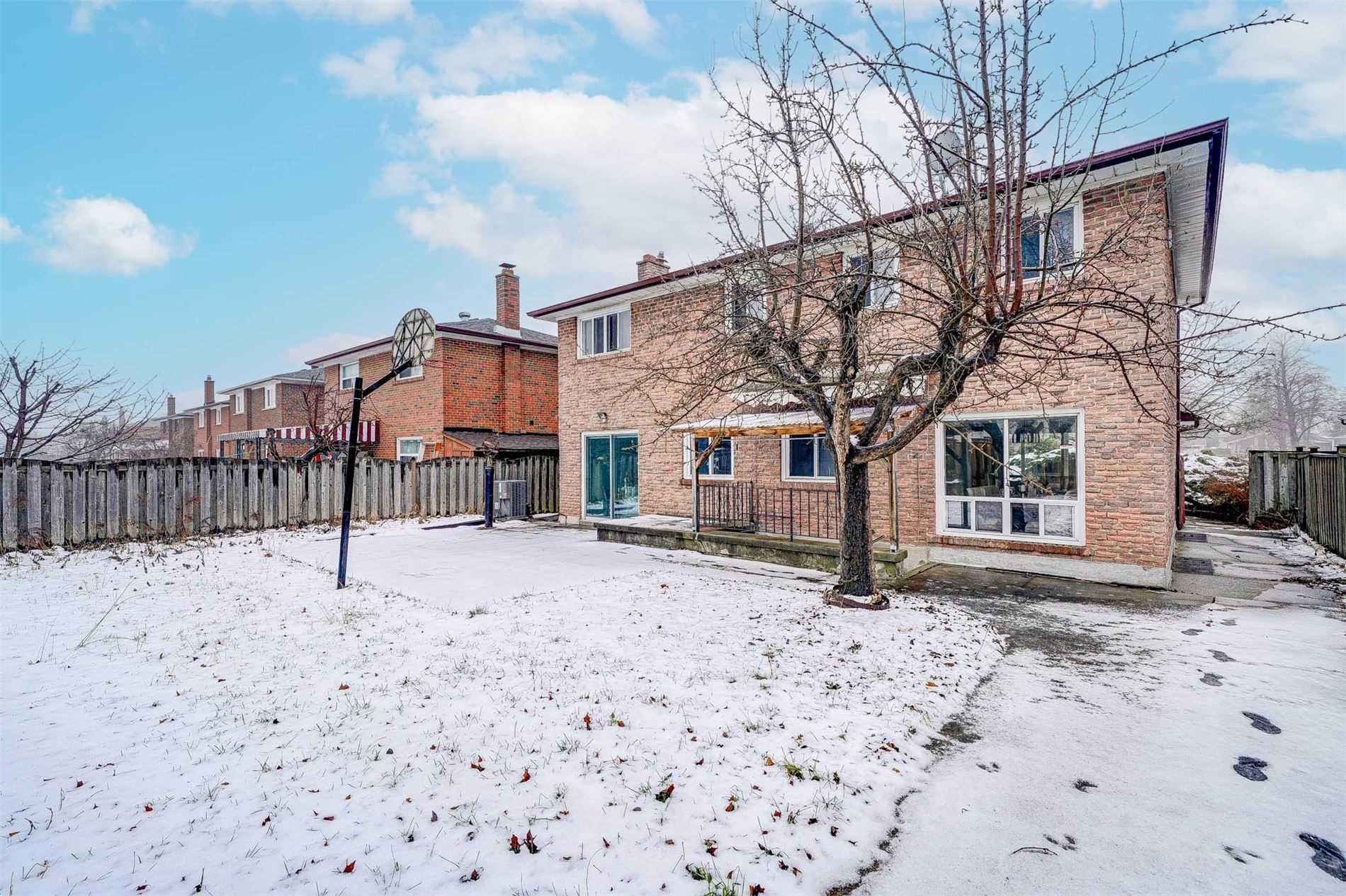 50 Bickerton Crescent