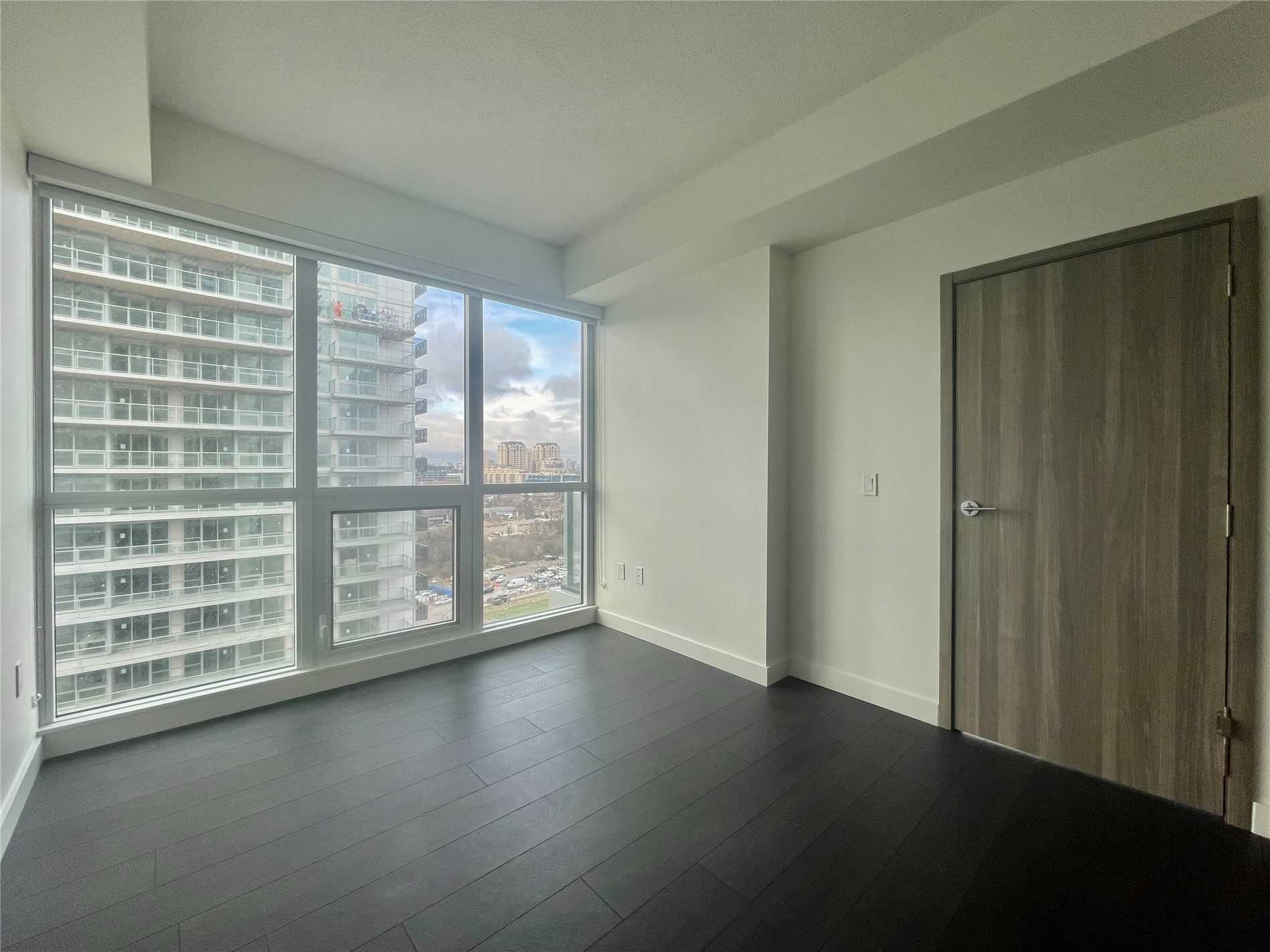 85 Mcmahon Dr, #1809