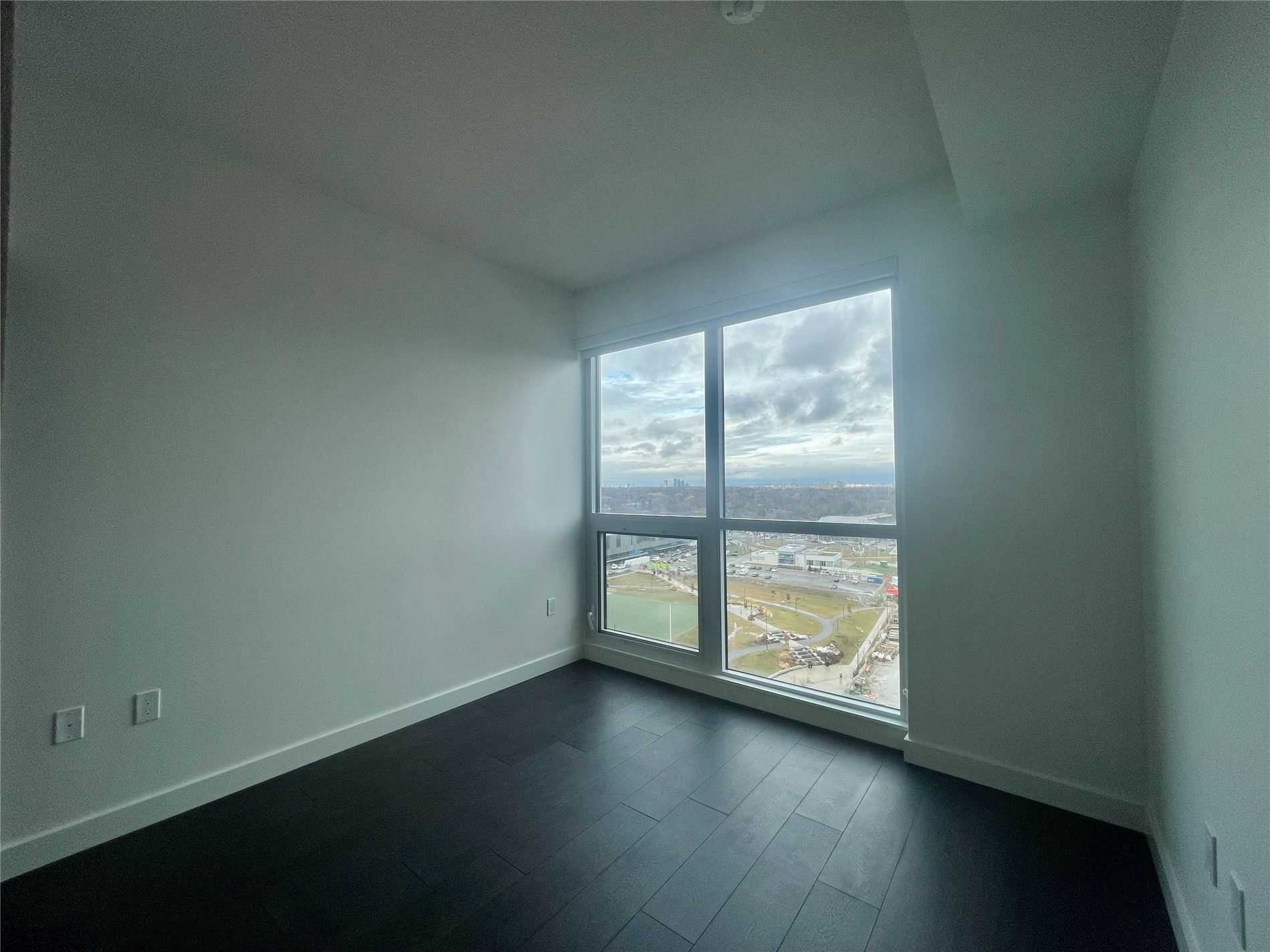 85 Mcmahon Dr, #1809