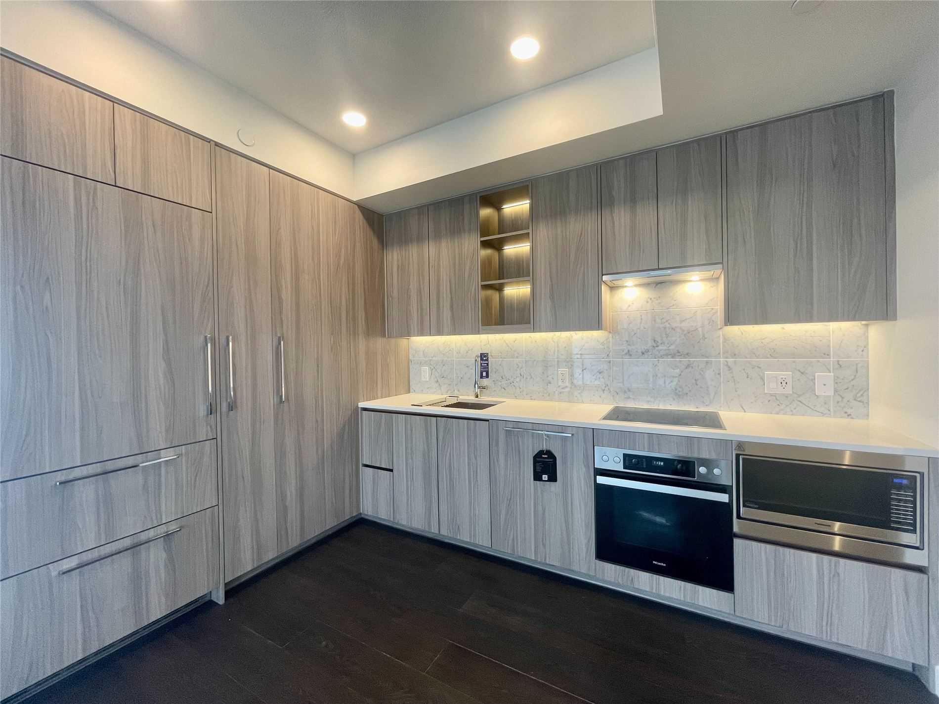 85 Mcmahon Dr, #1809