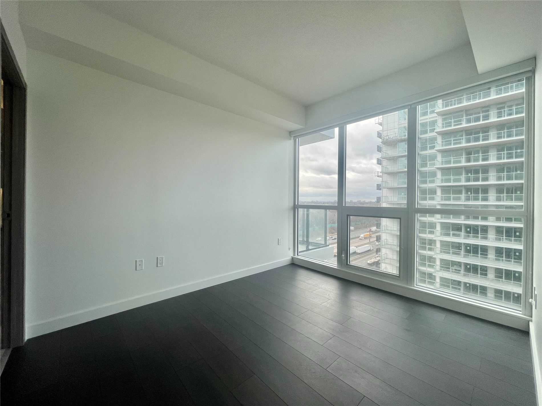 85 Mcmahon Dr, #1809