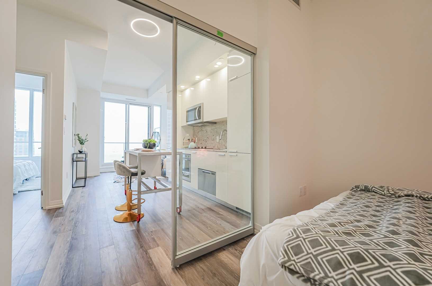 75 Canterbury Pl, #1817