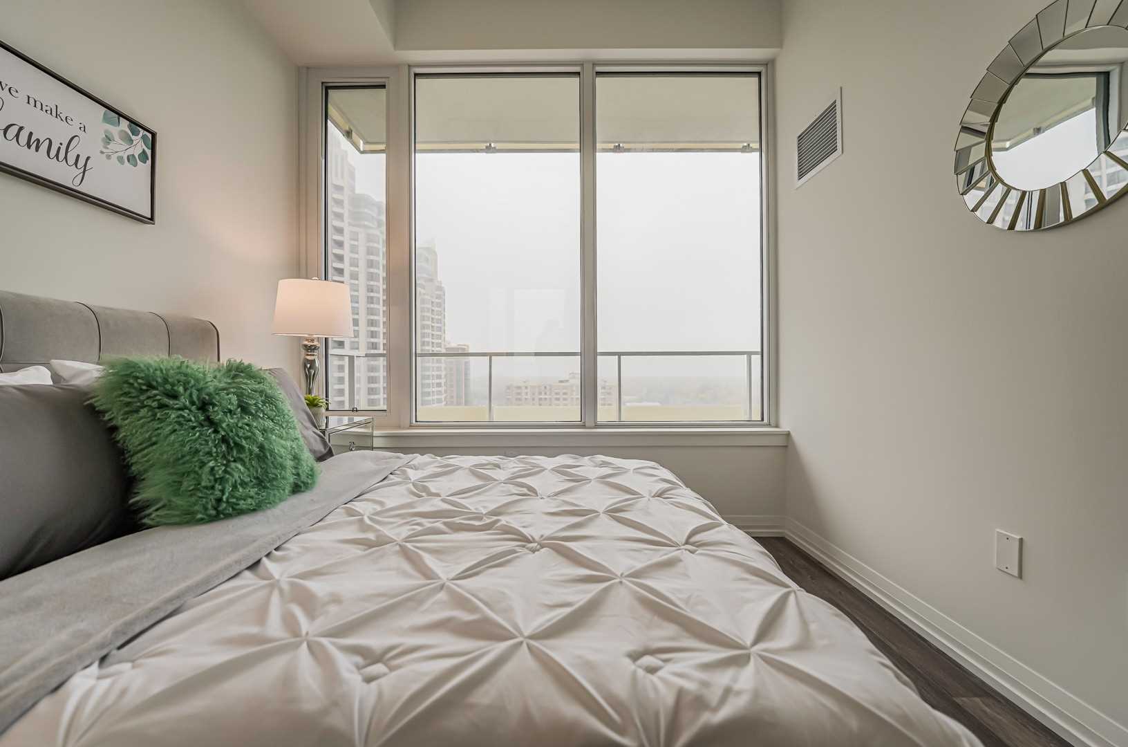 75 Canterbury Pl, #1817