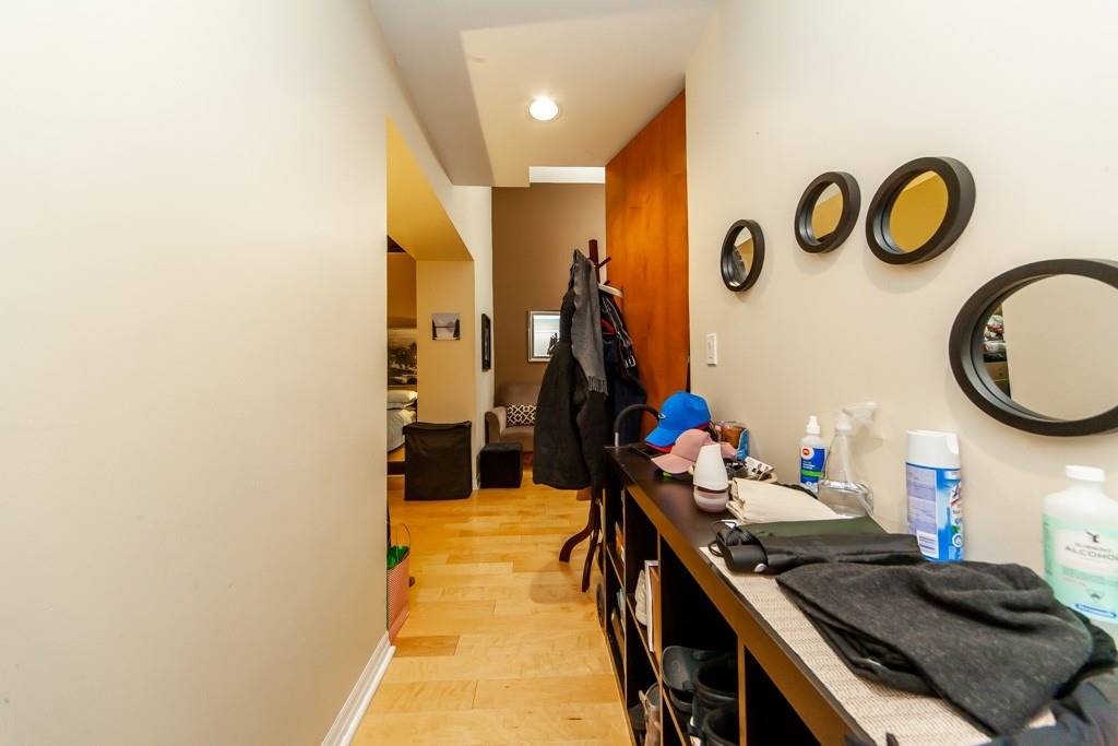 Listing C5875726 - Large Photo # 4