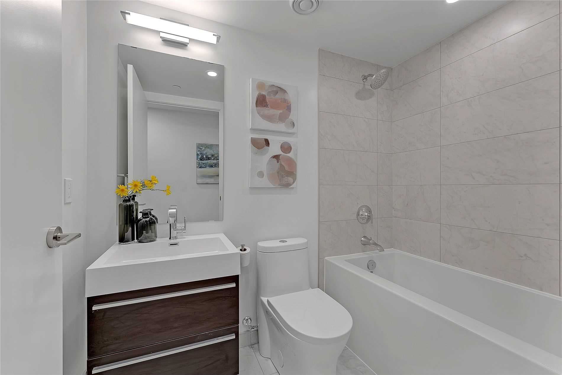 39 Roehampton Ave, #4109
