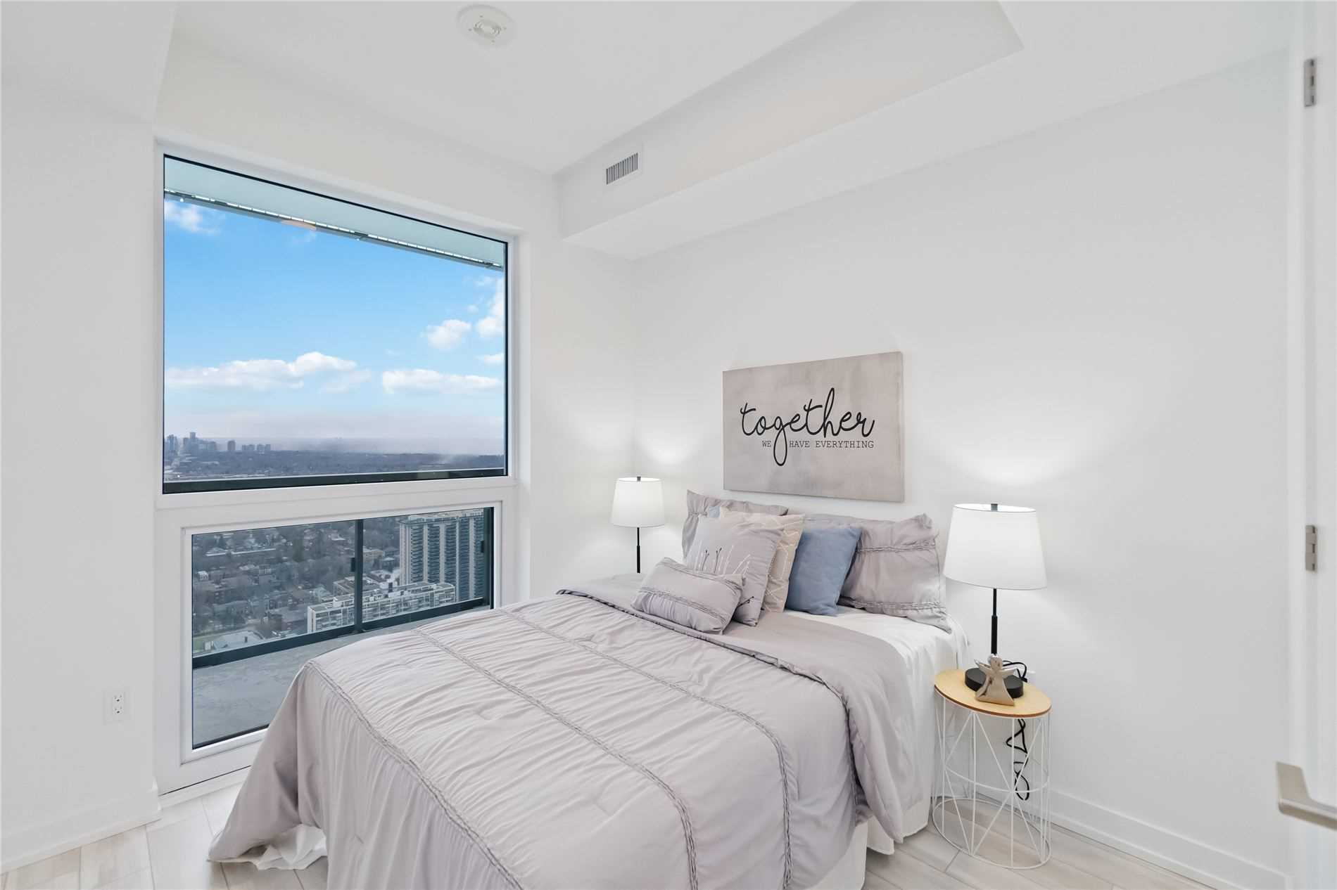 39 Roehampton Ave, #4109