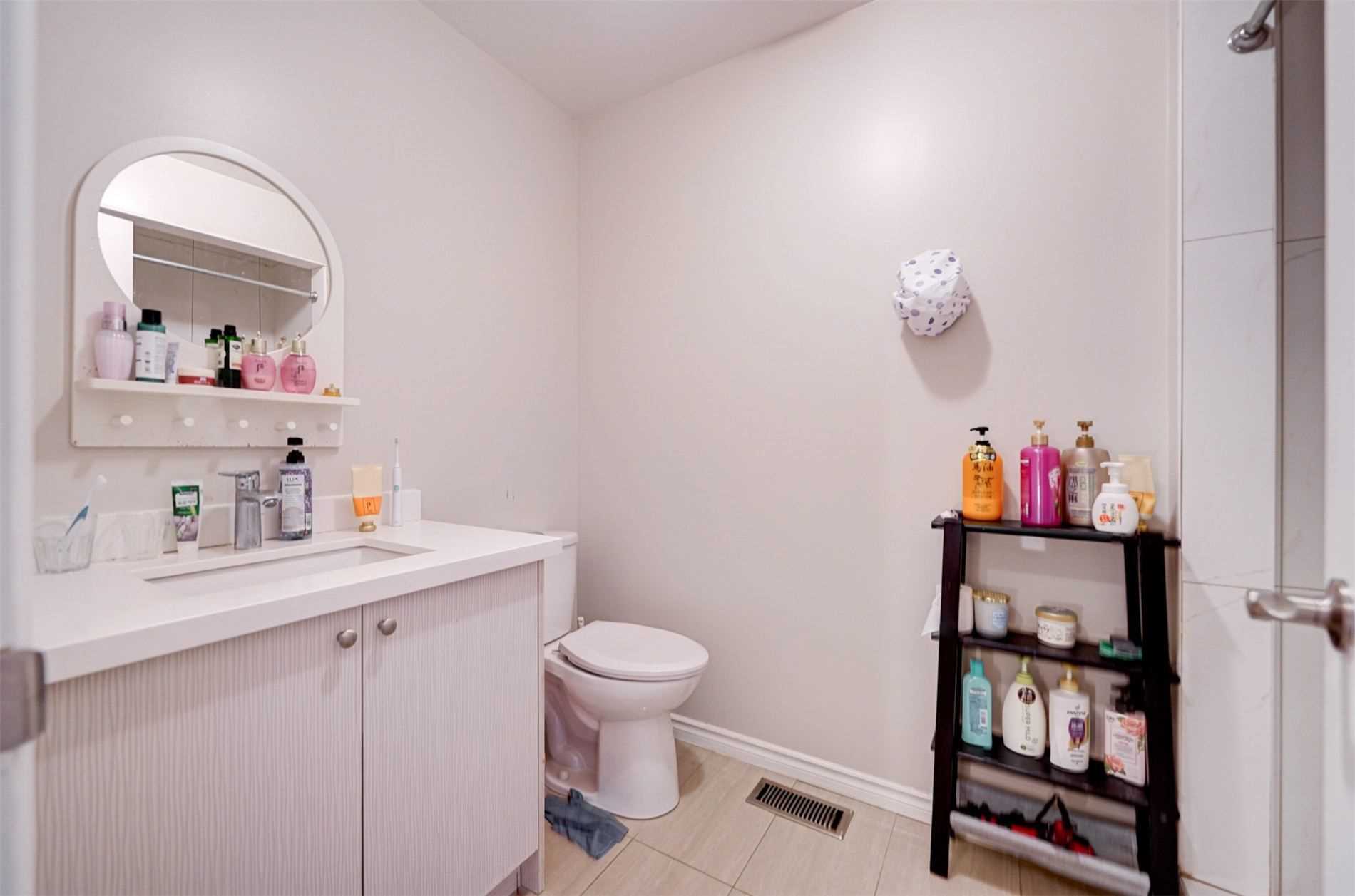 Listing C5877840 - Large Photo # 29