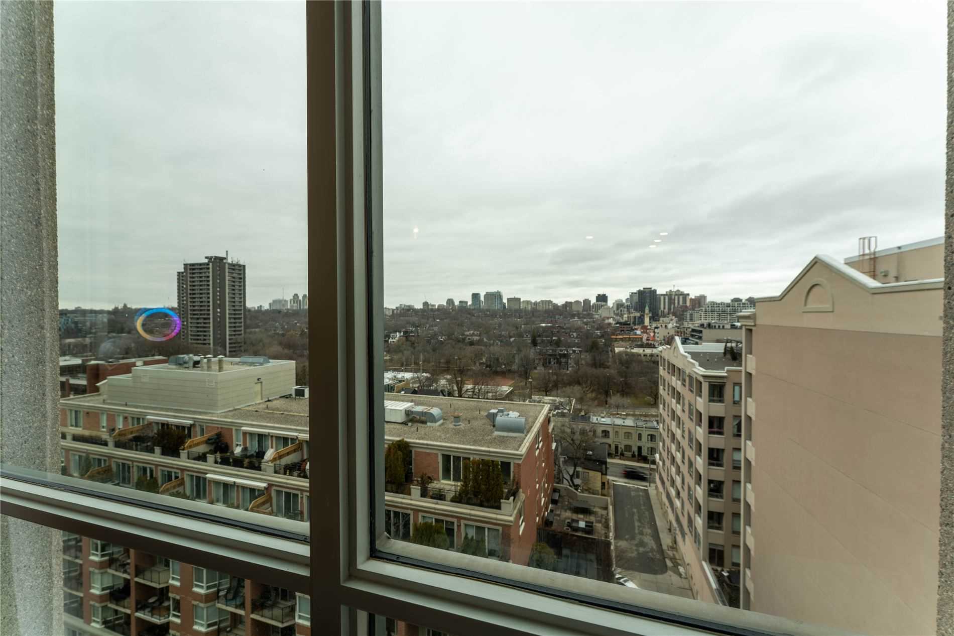 942 Yonge St, #Ph110