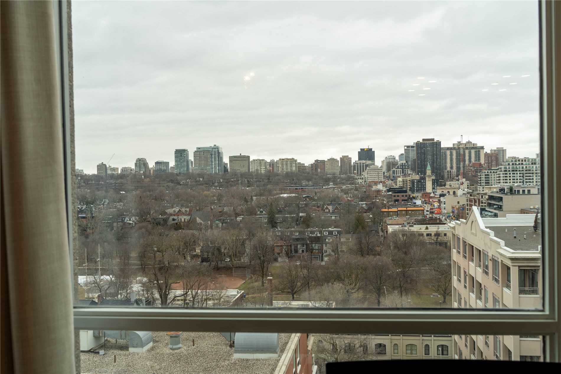 942 Yonge St, #Ph110