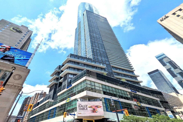 384 Yonge St, Toronto