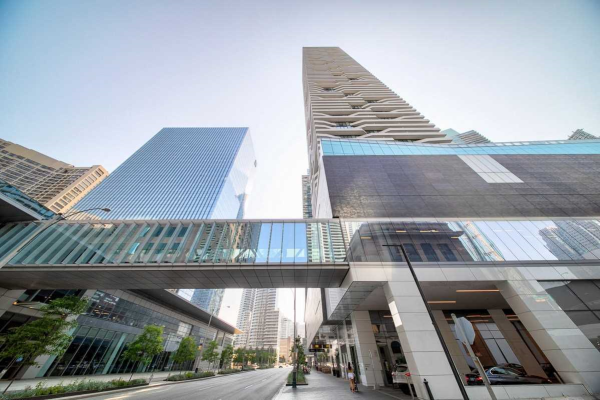 100 Harbour St, Toronto