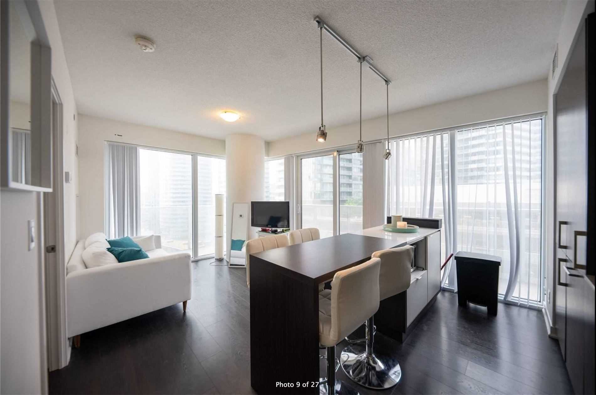 100 Harbour St, #1202