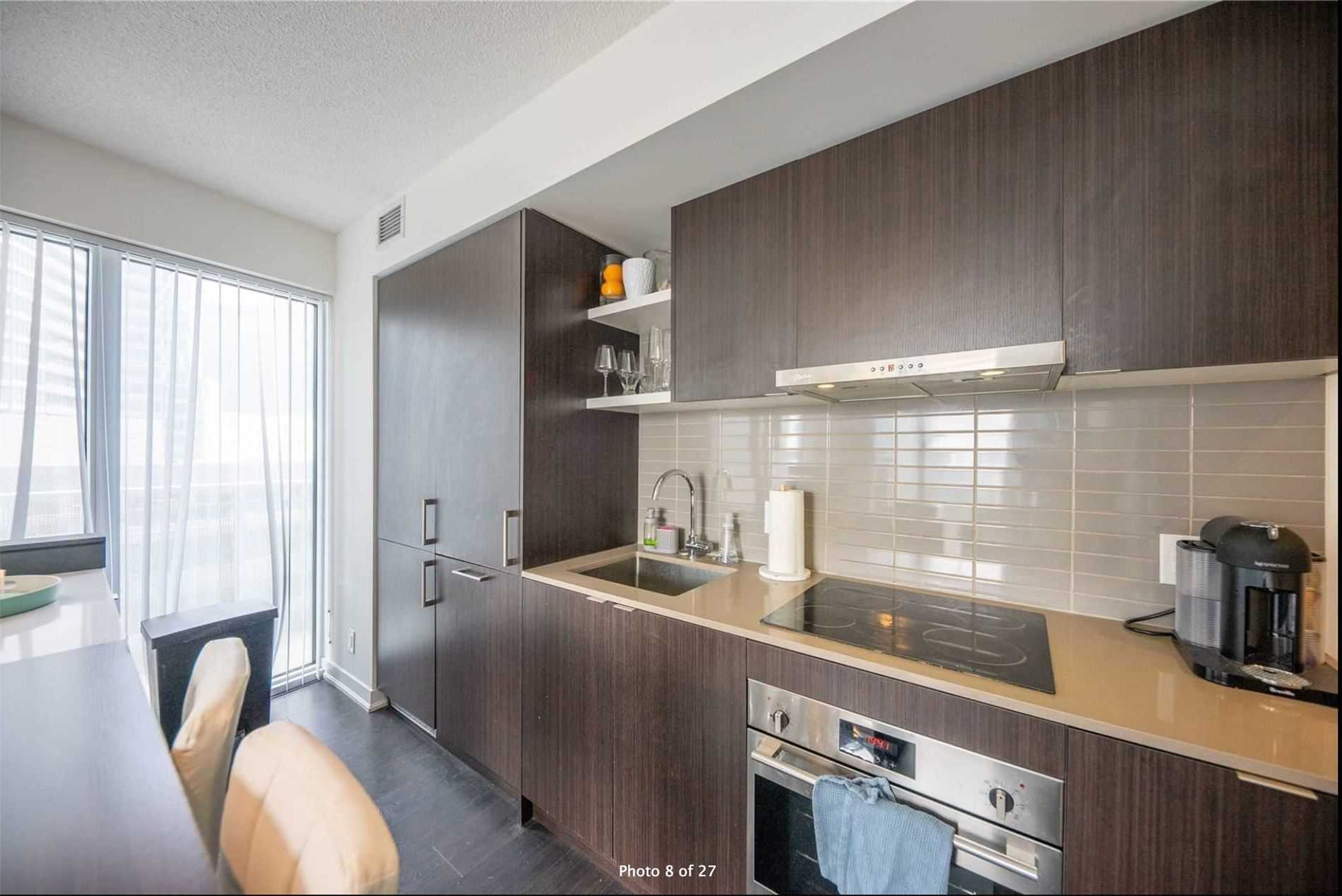 100 Harbour St, #1202