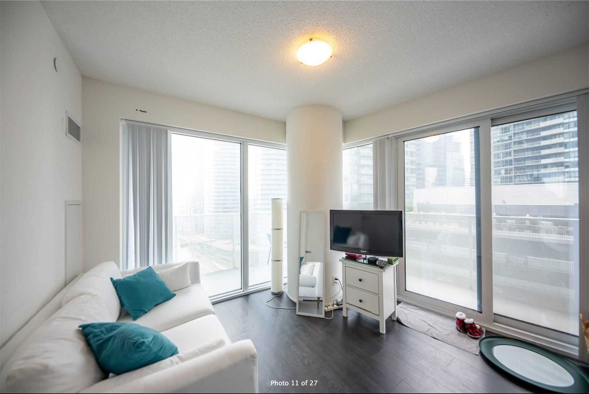 100 Harbour St, #1202