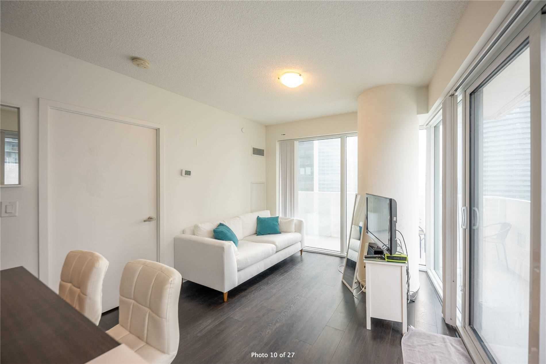 100 Harbour St, #1202