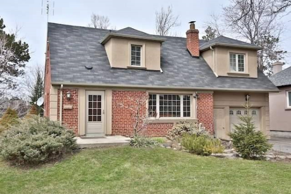 152 Upper Canada Dr, Toronto