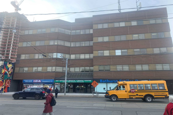 800 Bathurst St, Toronto