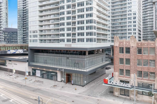 19 Bathurst St, Toronto