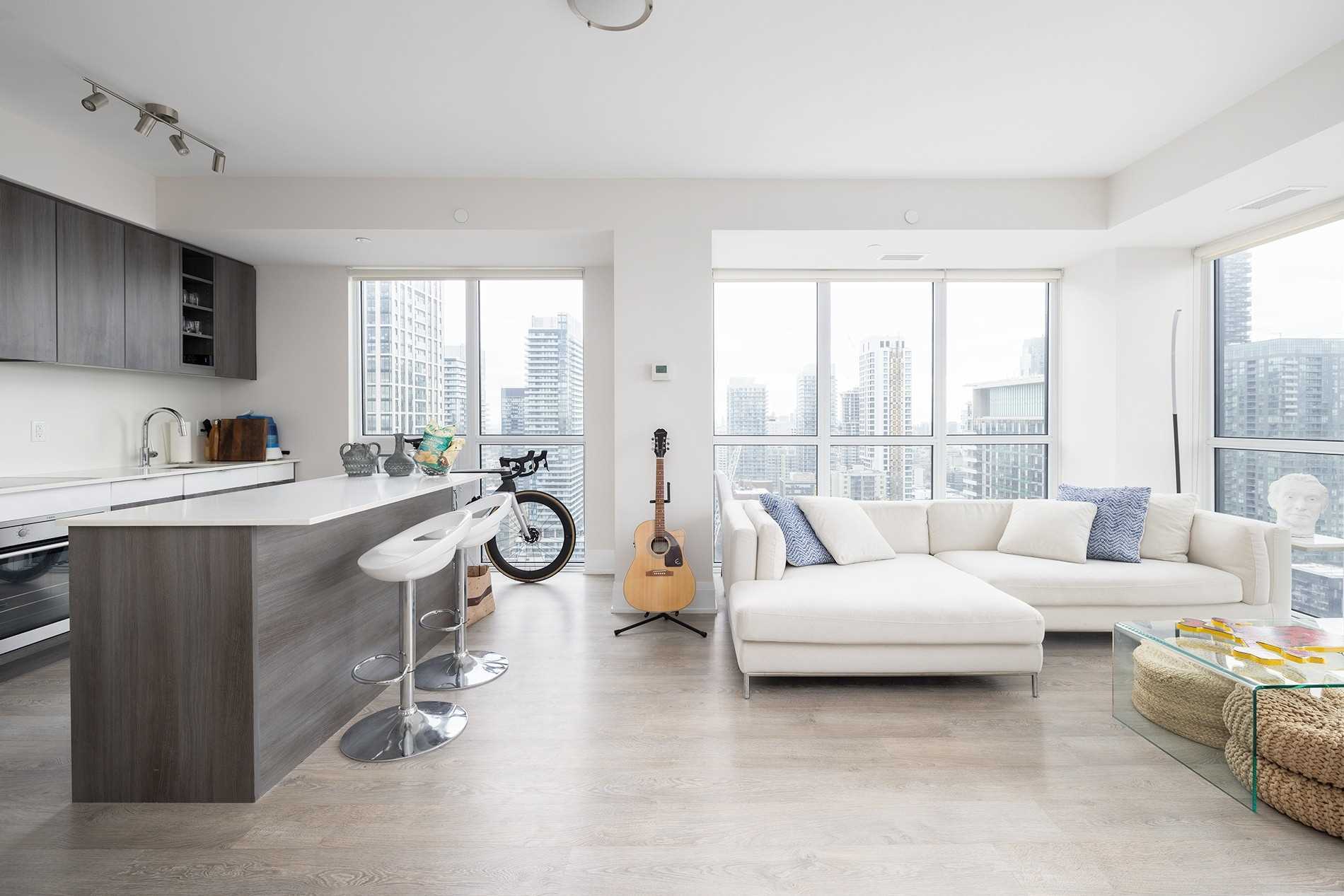 101 Erskine Avenue, #2710
