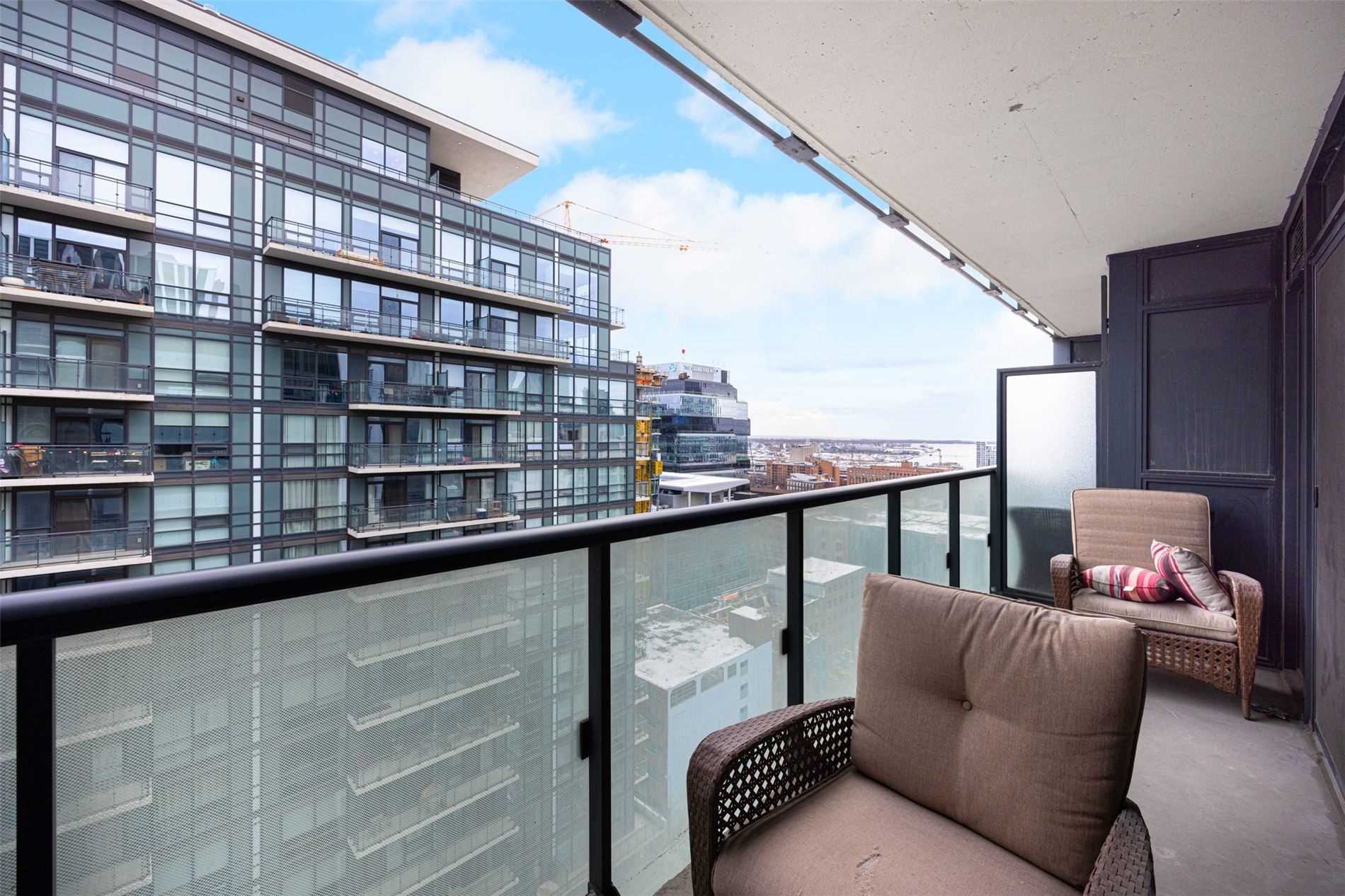 400 Adelaide St E, #2301