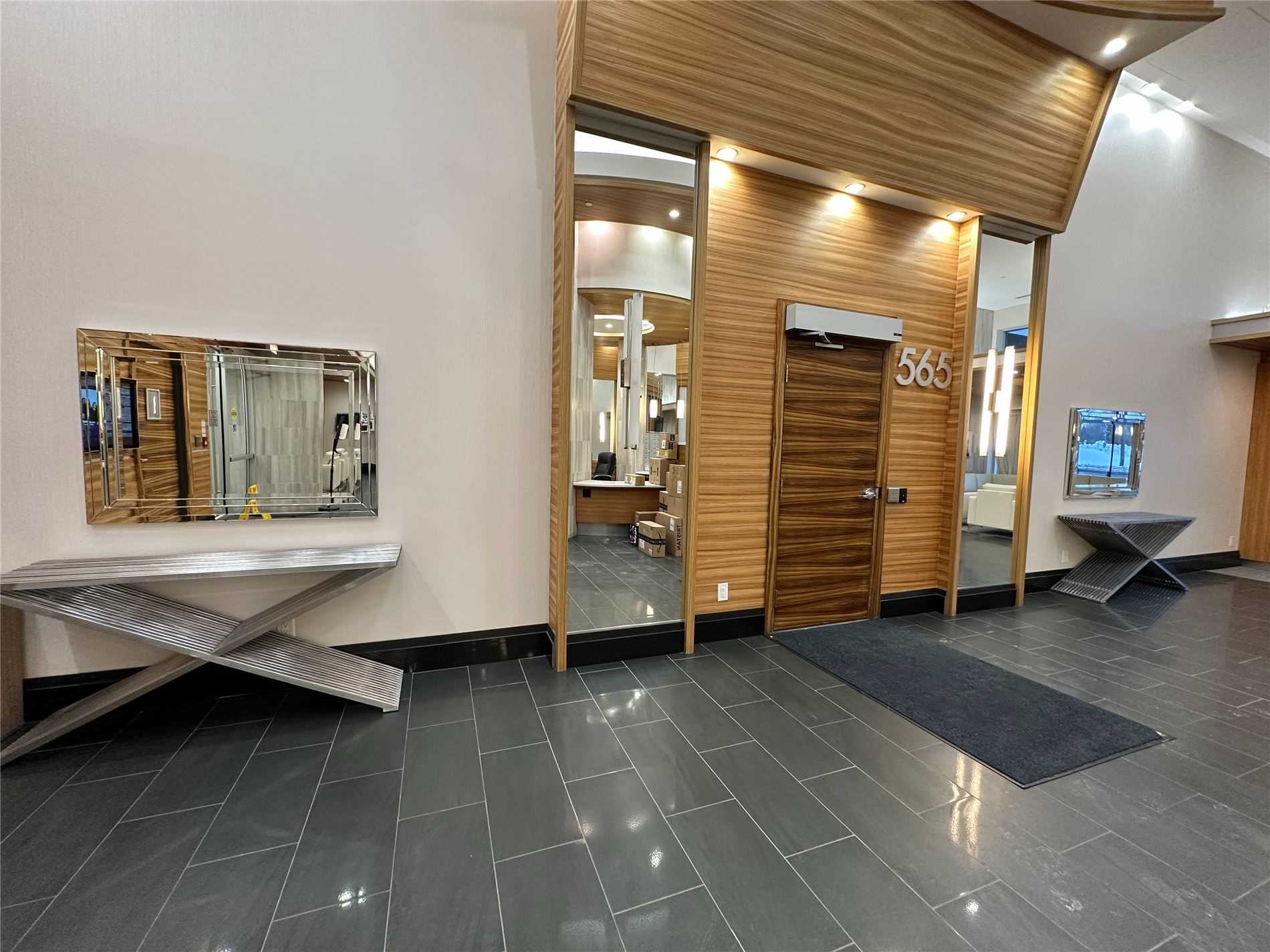565 Wilson Ave, #207W