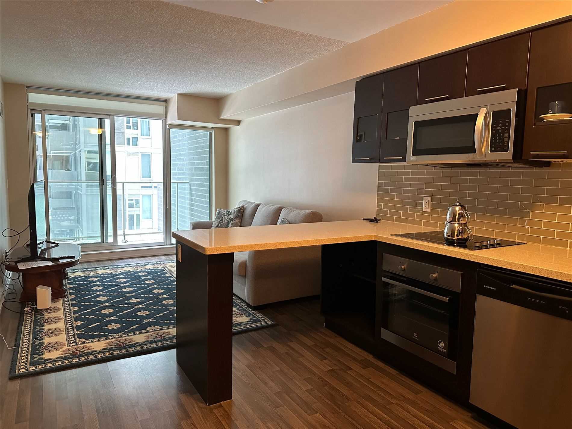 565 Wilson Ave, #207W