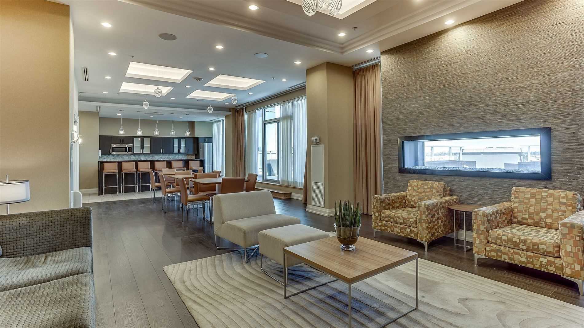 565 Wilson Ave, #207W