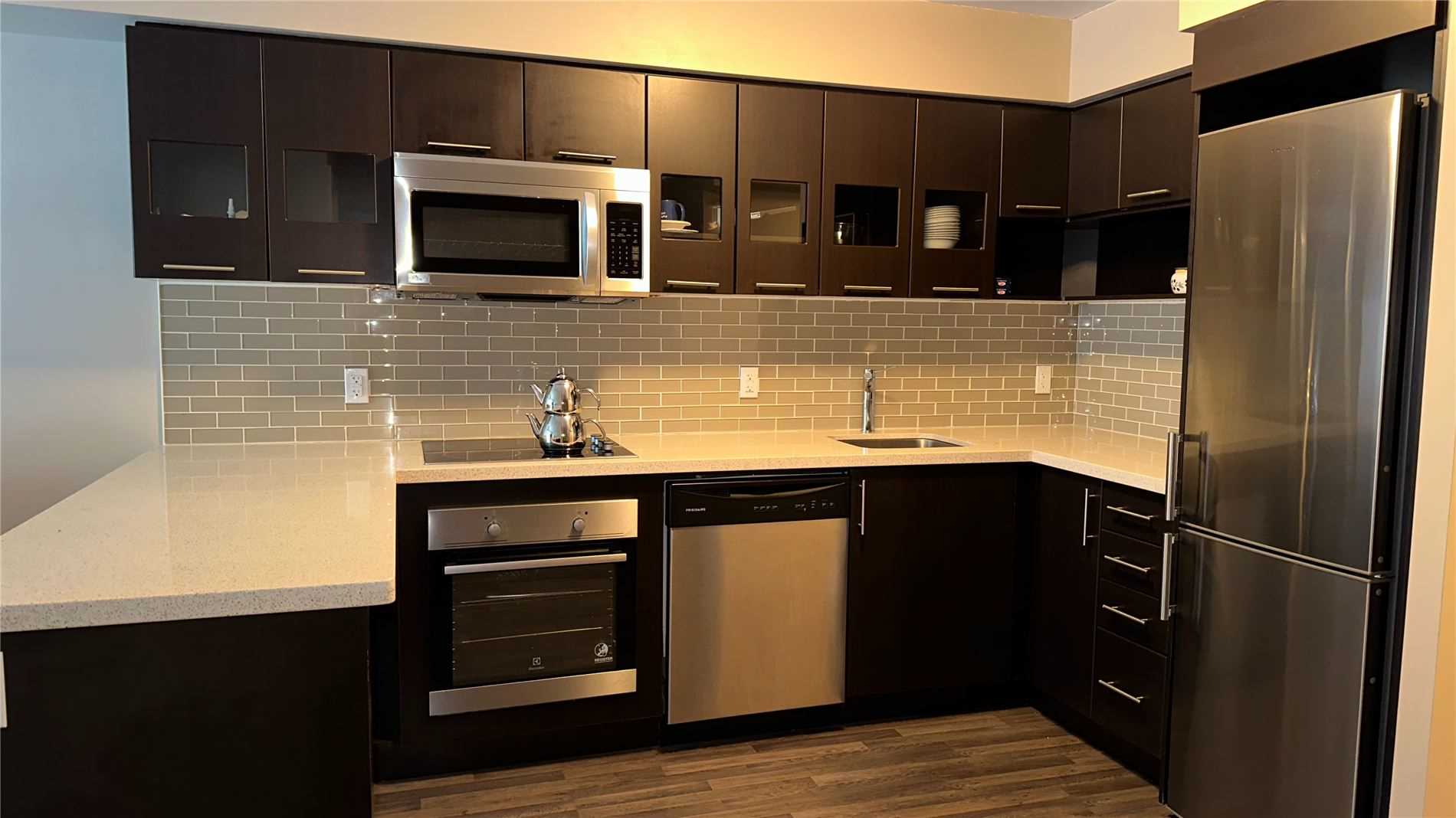 565 Wilson Ave, #207W