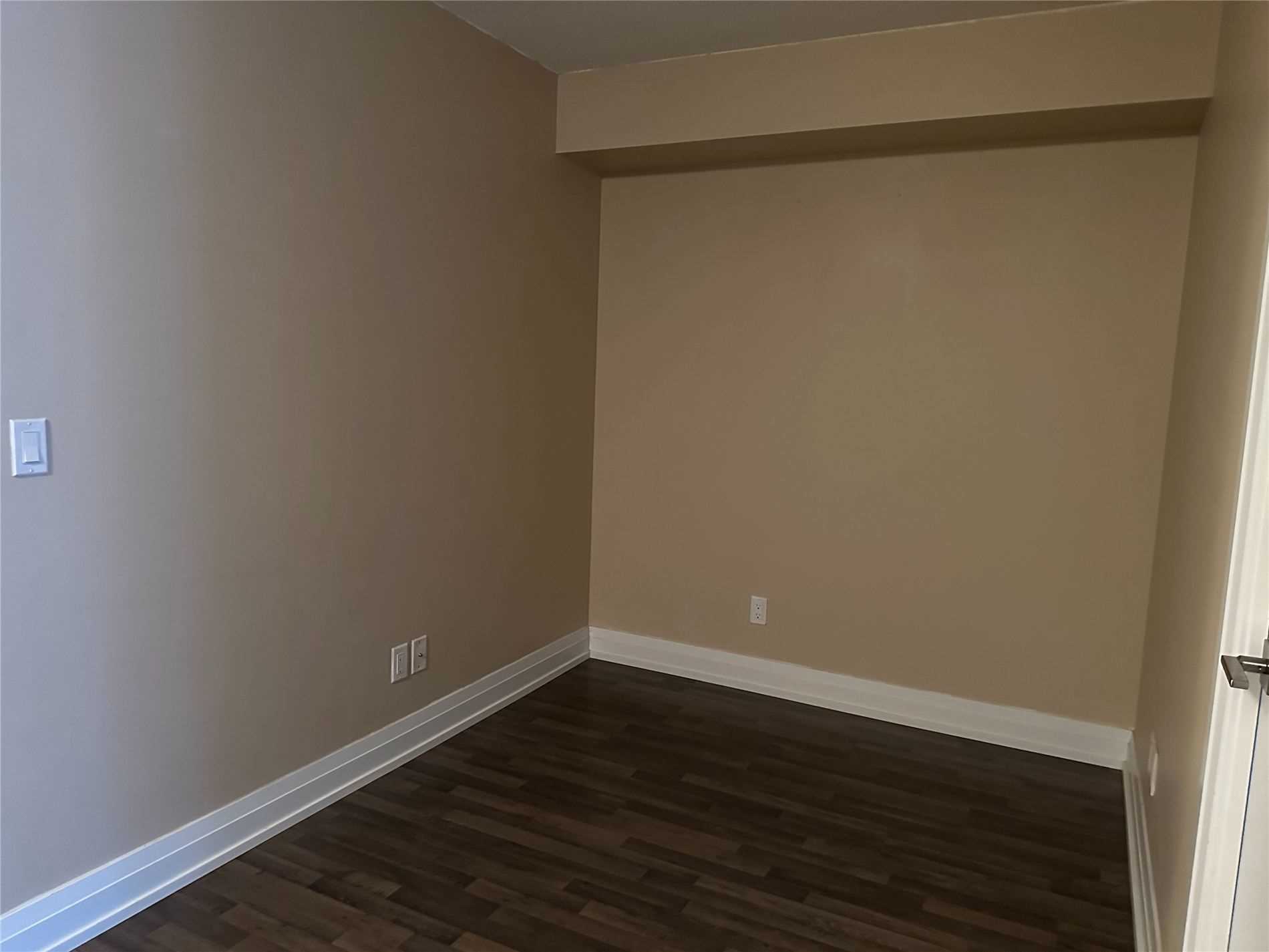 565 Wilson Ave, #207W