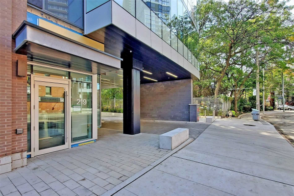219 Dundas St E, Toronto
