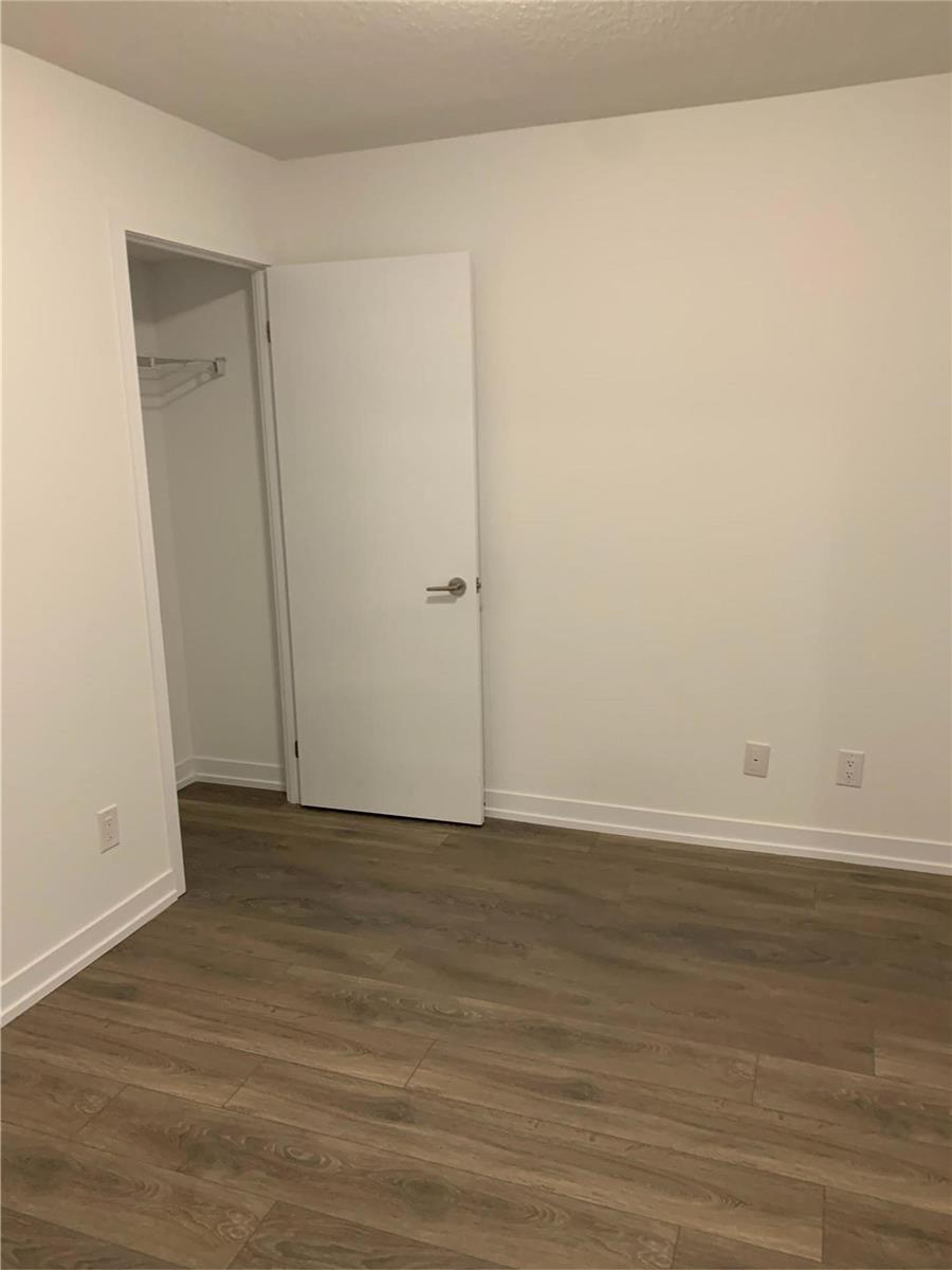 219 Dundas St E, #1709