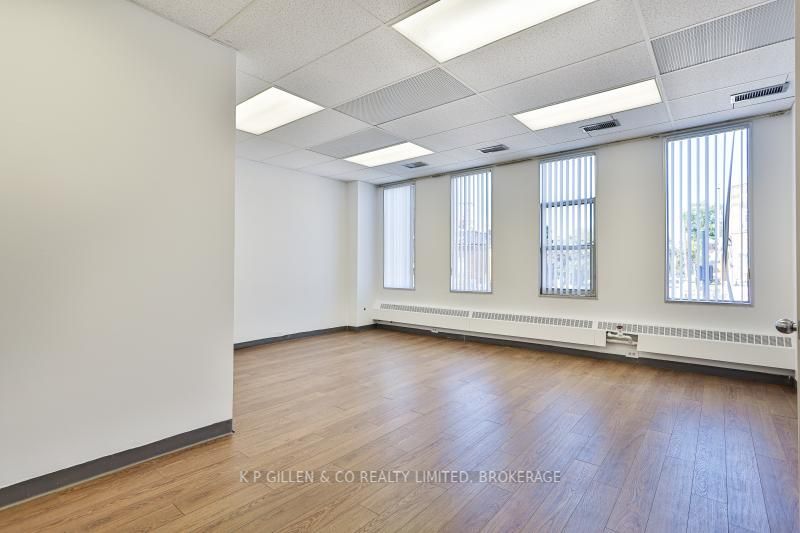 3335 Yonge St, #201