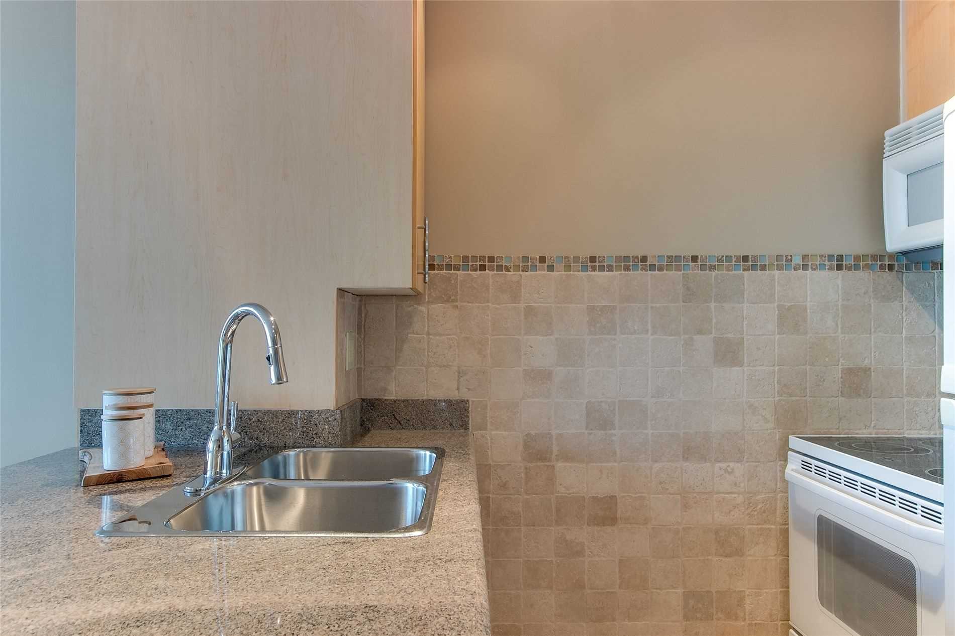 562 Eglinton Avenue E, #309