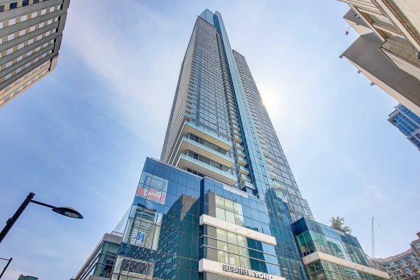386 Yonge St, Toronto