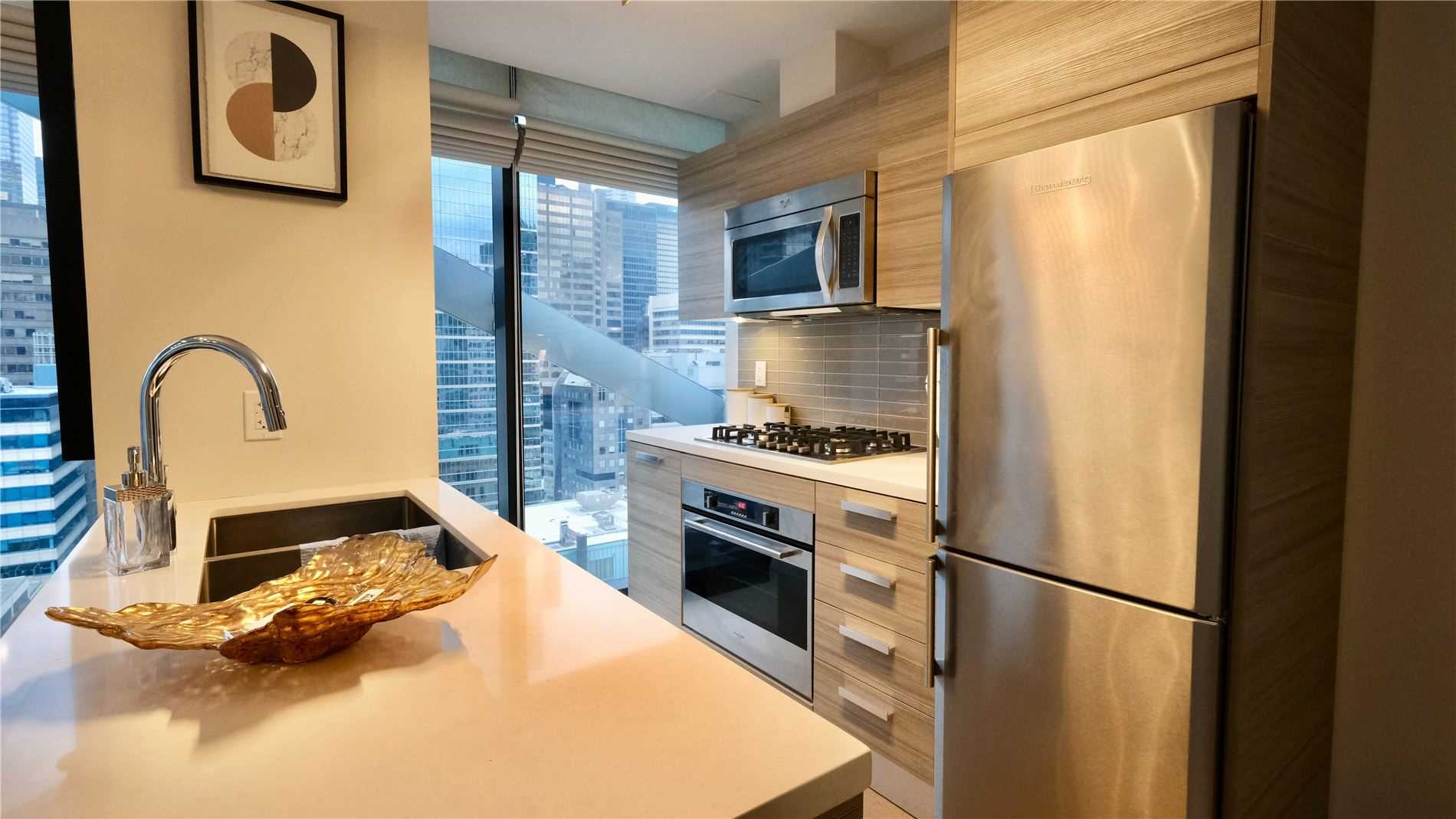 224 King Street W #1403