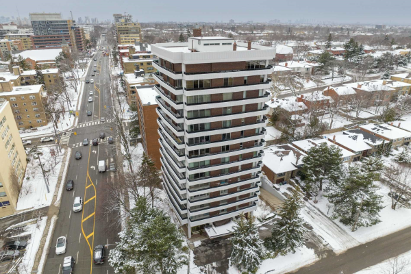 2600 Bathurst St, Toronto
