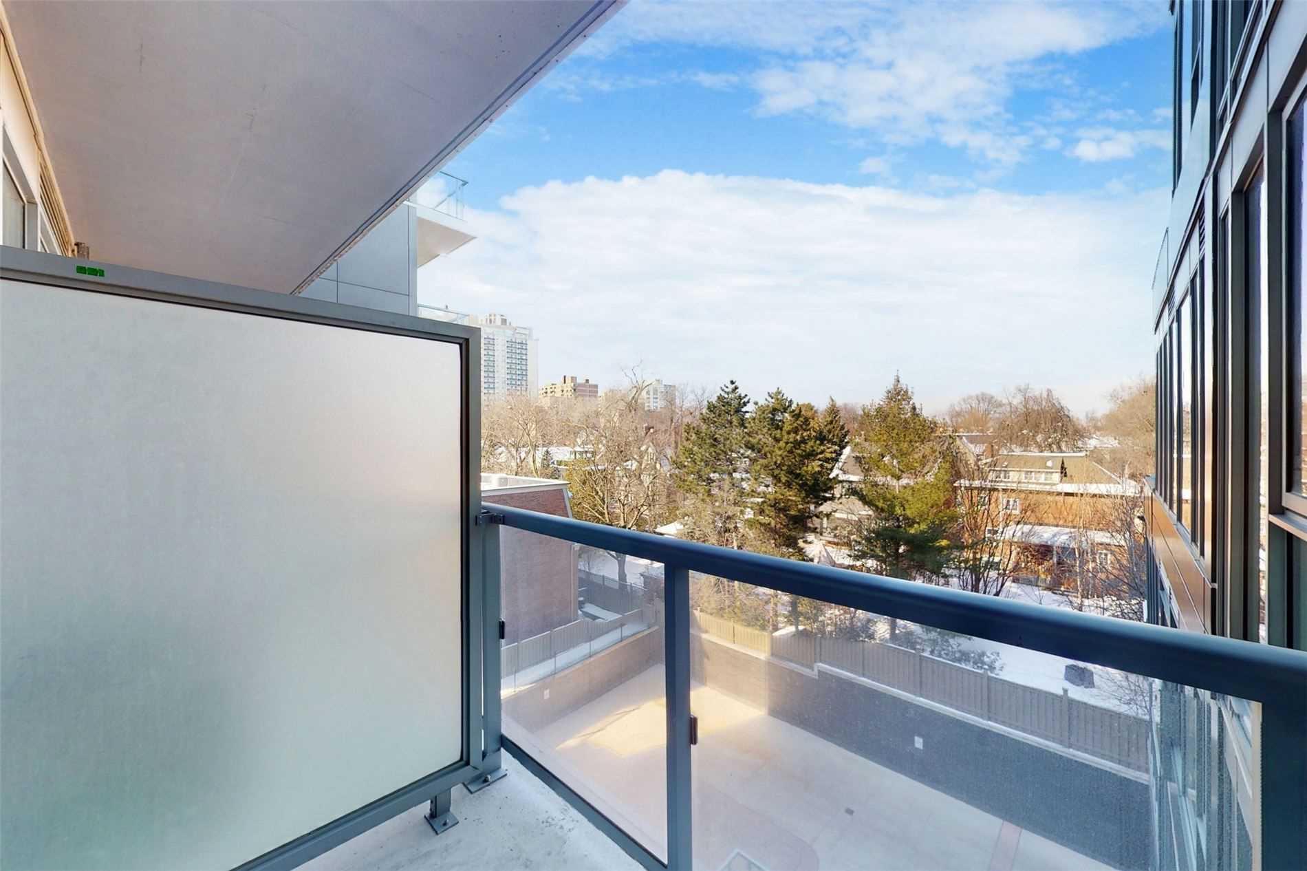 6 Parkwood Ave, #517