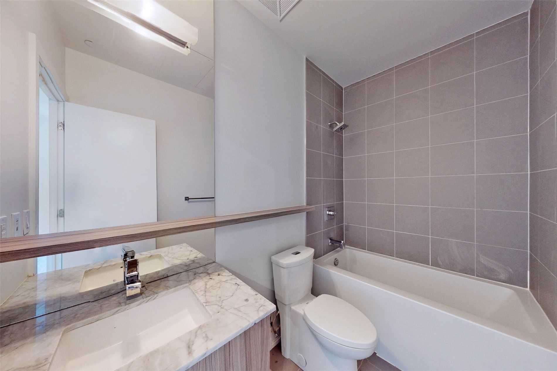 6 Parkwood Ave, #517