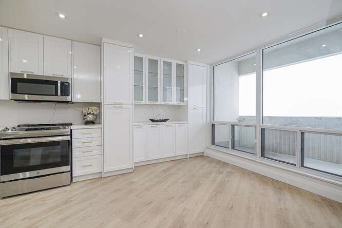 150 Neptune Dr, #Ph5