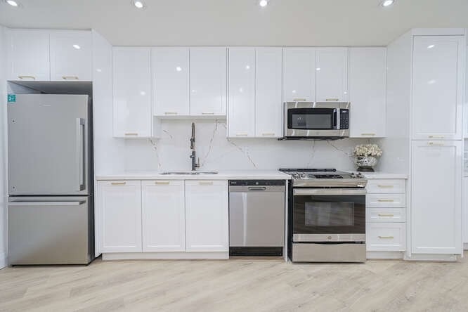 150 Neptune Dr, #Ph5