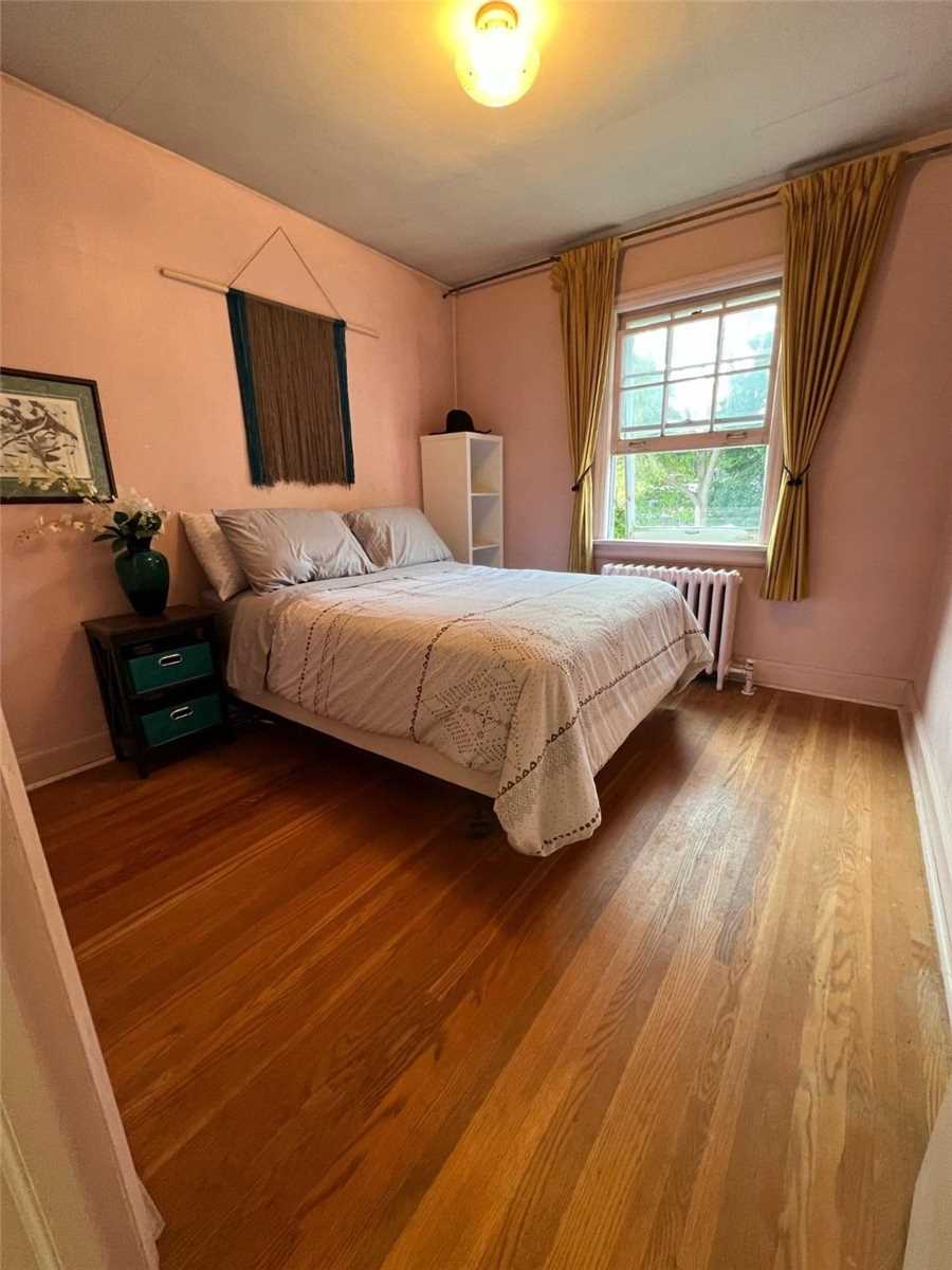 Listing C5886360 - Large Photo # 15
